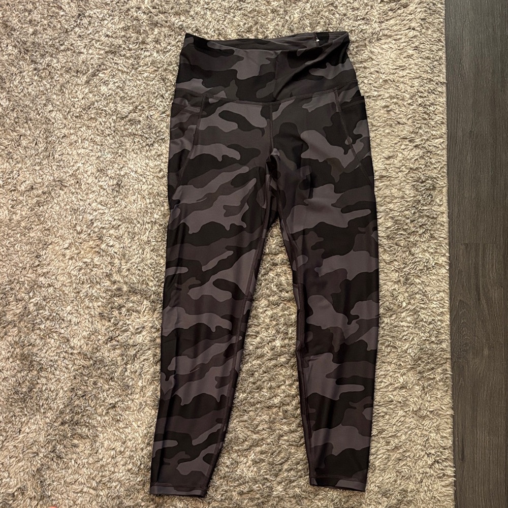 Ole Navy Elevate Camo Legging with Pockets